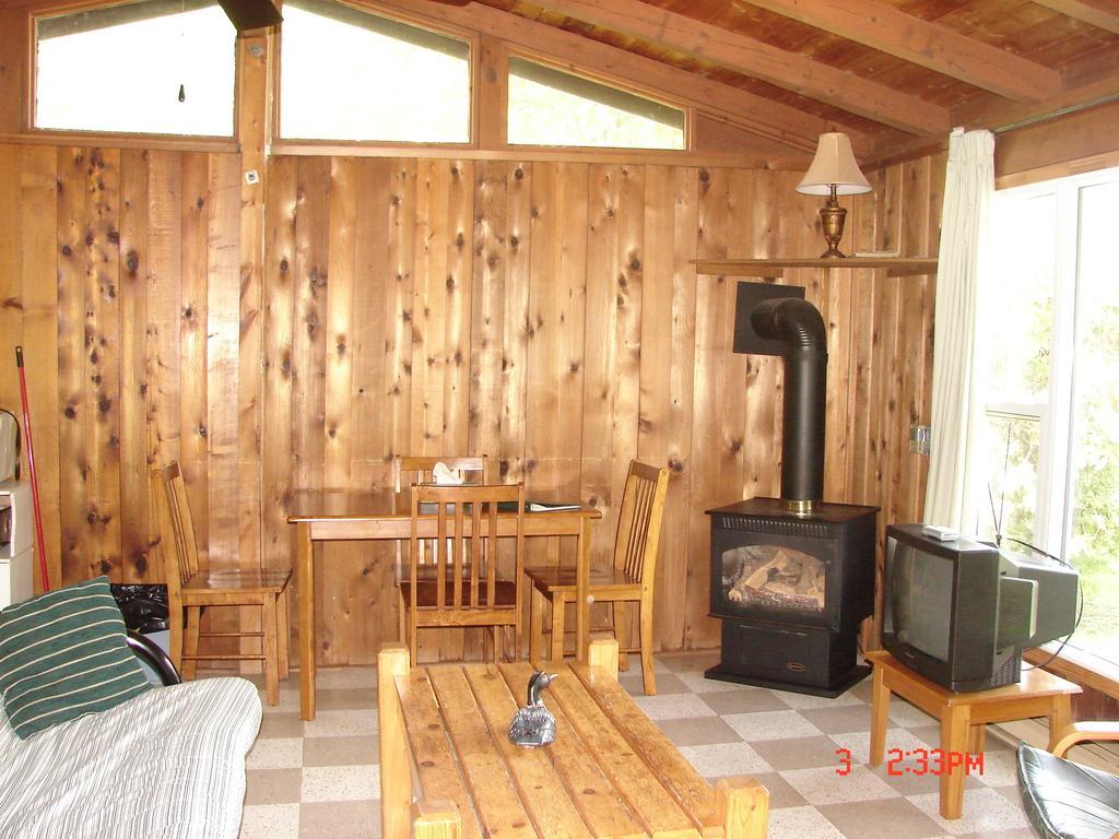 Sunnylea Resort Port Severn Ruang foto